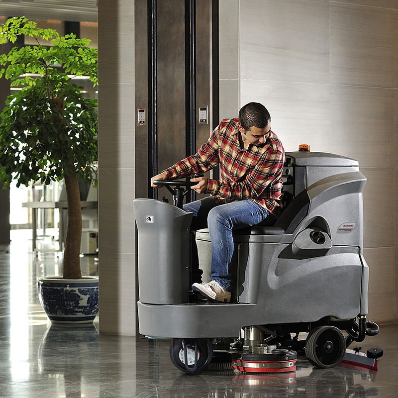 驾驶式洗地机的特点