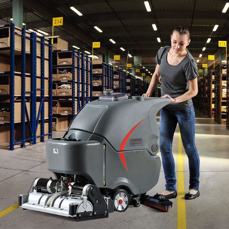 中型拖地机在仓储物流行业的运用